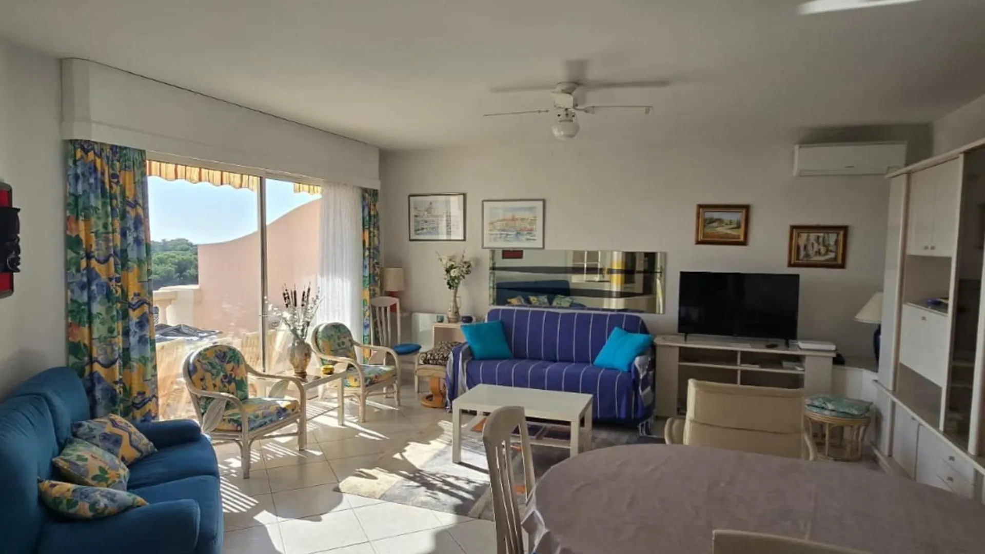 Bright Apartment With Terrace In Saint-Raphael