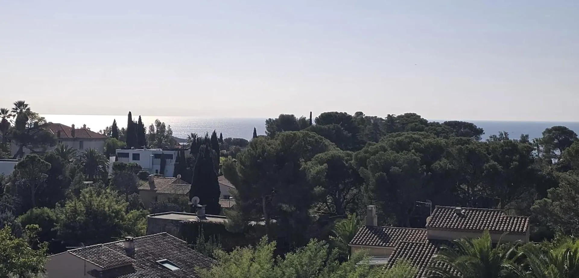Bright Apartment With Terrace In Saint-Raphael