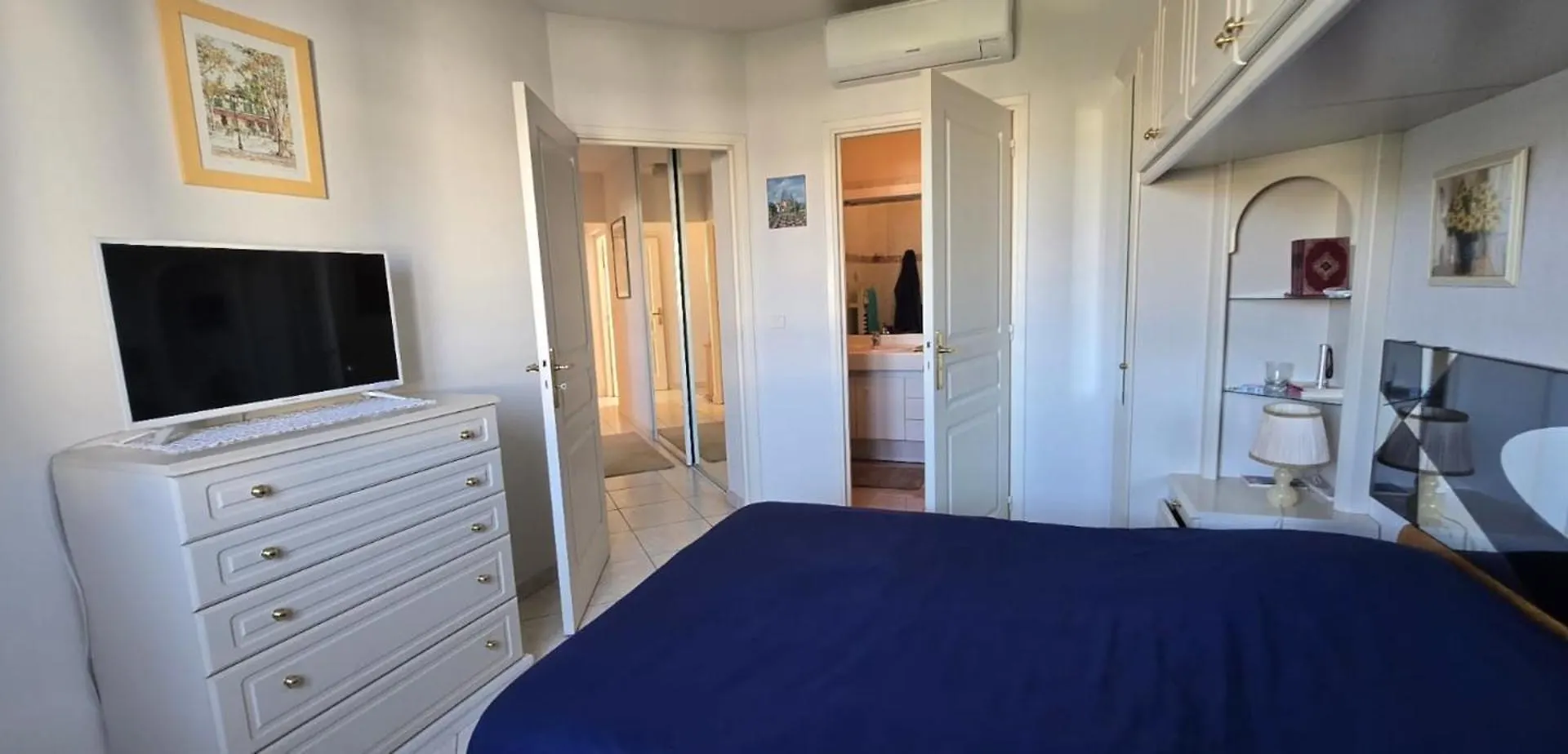 Bright Apartment With Terrace In Saint-Raphael Francie