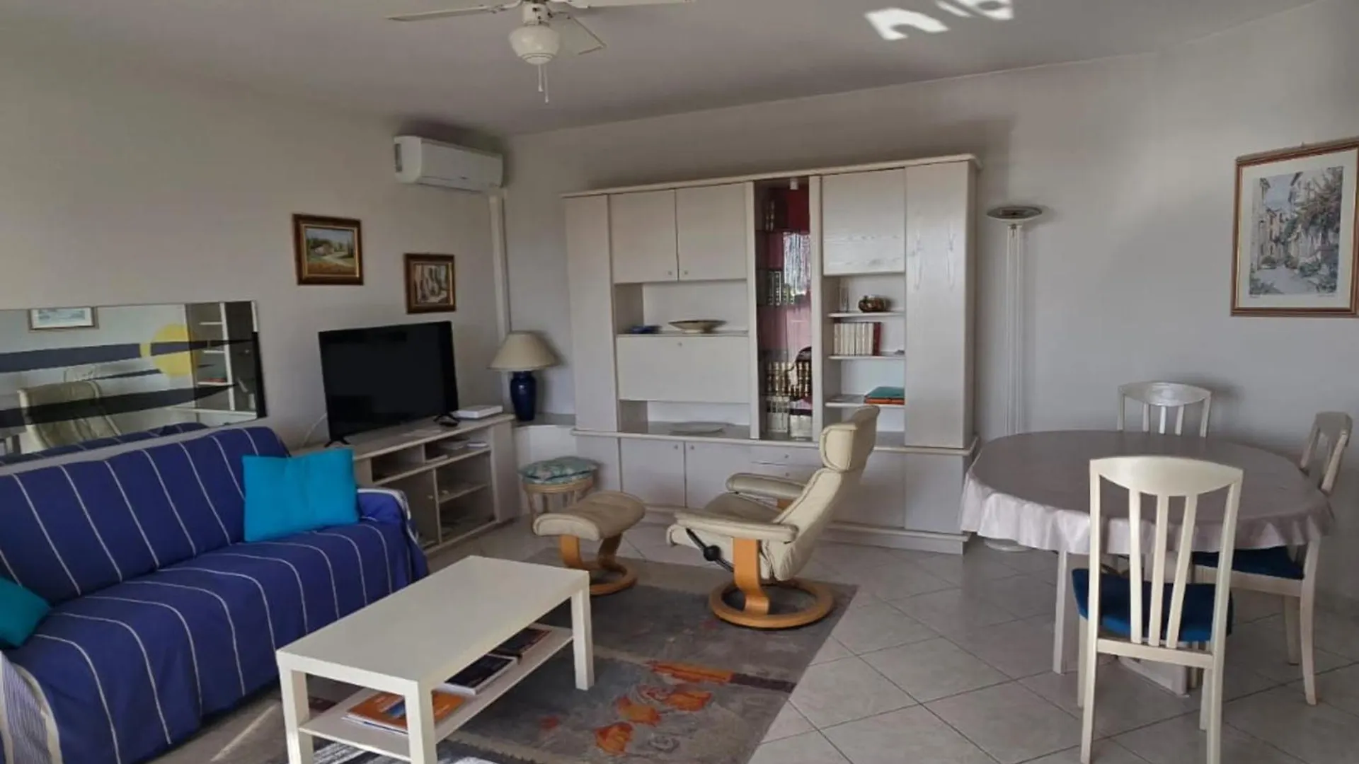 Bright Apartment With Terrace In Saint-Raphael Francie